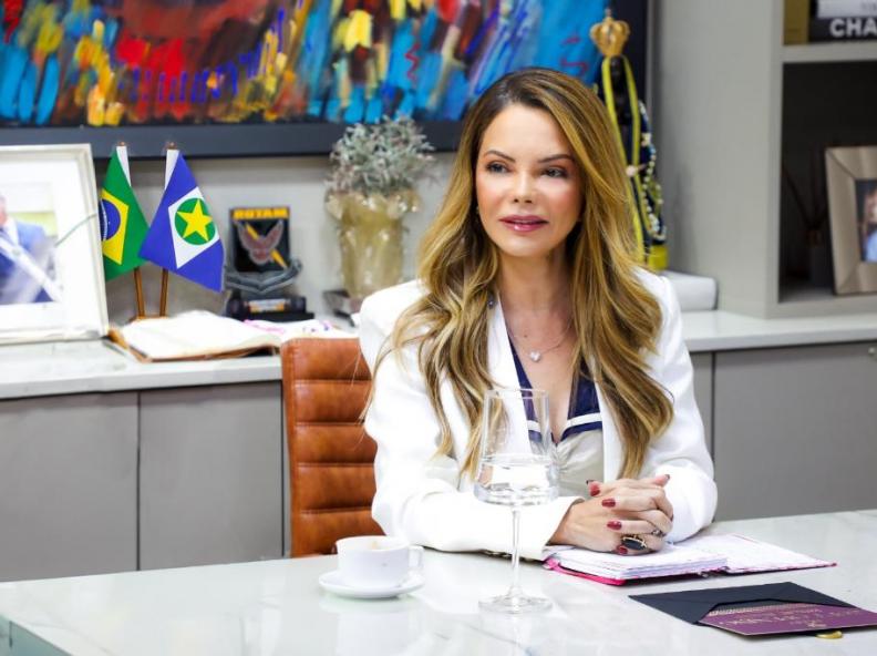 Por reconhecimento aos programas SER Família, primeira-dama de MT é indicada ao Diploma Bertha Lutz do Senado