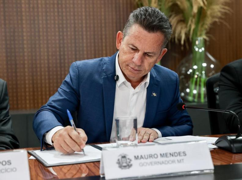 Governo de MT assina decreto que estabelece período proibitivo de uso do fogo