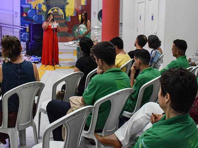 Cultura e Juventude realiza Café Literário em homenagem especial às mulheres e lançamento de livro