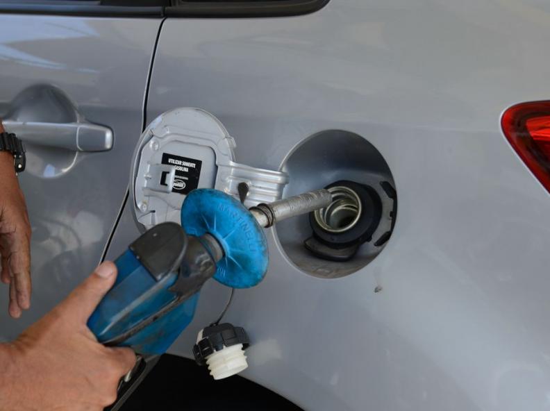 Inalação do vapor de gasolina causa câncer e ameaça frentistas