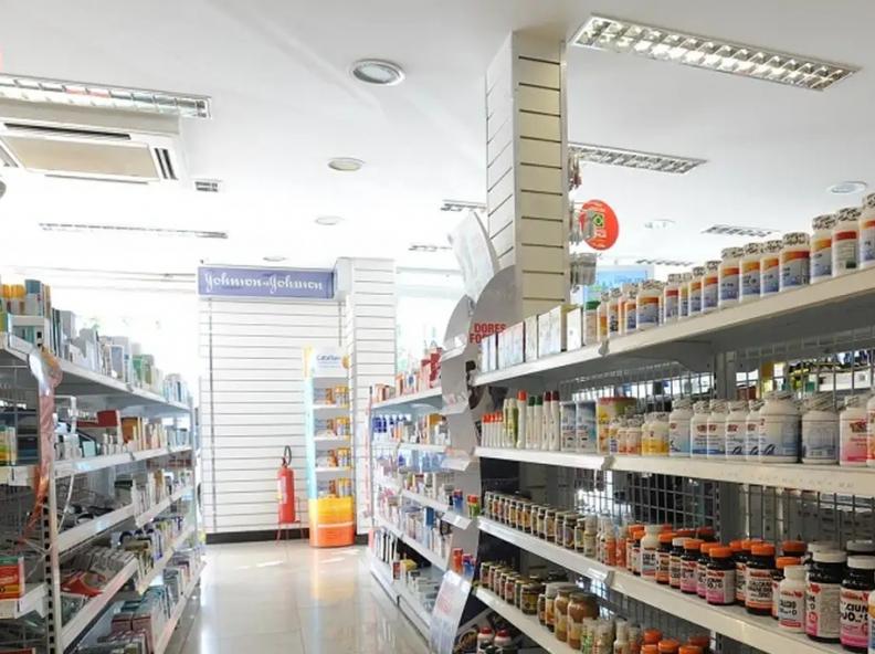 Juiz suspende norma que autoriza farmacêuticos a prescreverem remédios