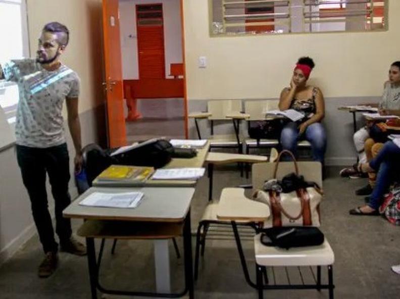 Pé-de-meia: nascidos em março e abril recebem hoje incentivo matrícula