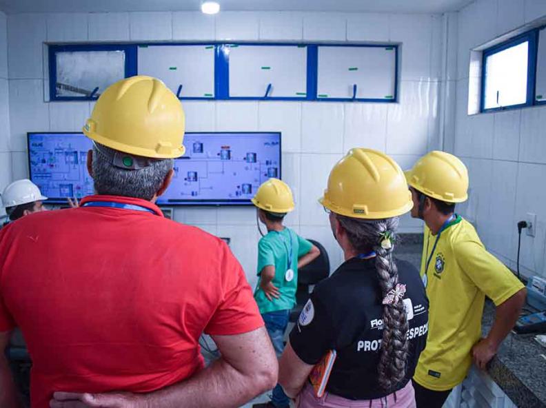 Crianças atendidas pela Secretaria de Assistência Social e Cidadania visitam estação de captação e tratamento de água
