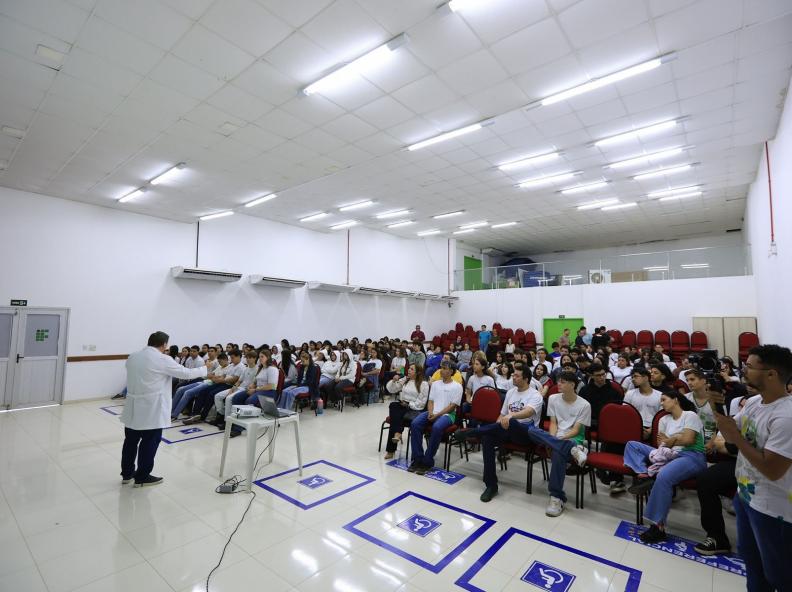 Tabagismo e cigarros eletrônicos: IFMT/AF, em parceria com a Prefeitura promove conscientização