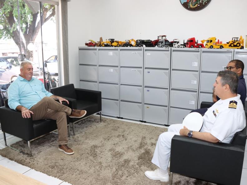 Presidente da Câmara recebe Capitão dos Portos Jorge Henrique de Sá