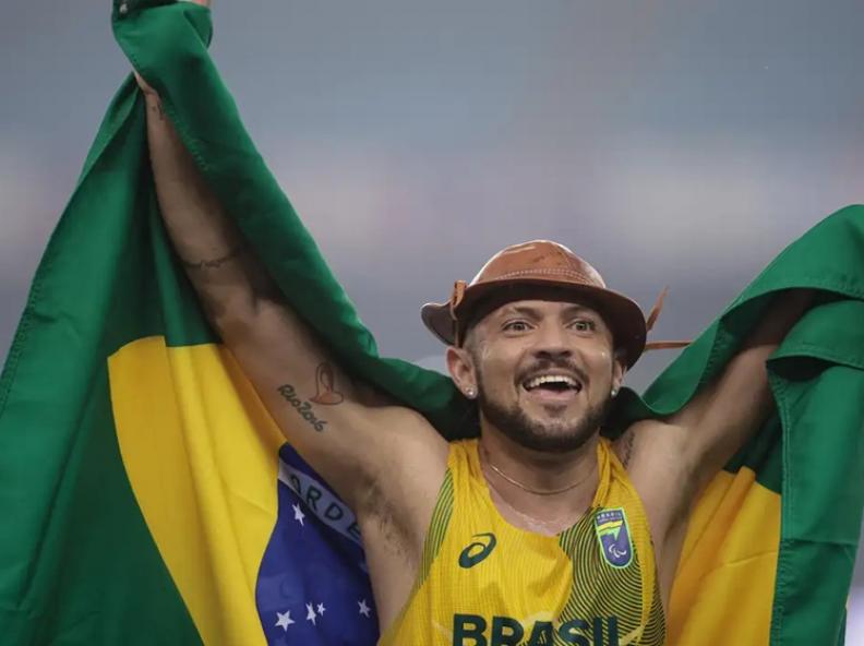 Brasil estreia com dois ouros no Mundial de Atletismo Paralímpico: Petrúcio Ferreira é penta e Beth Gomes conquista o tetra