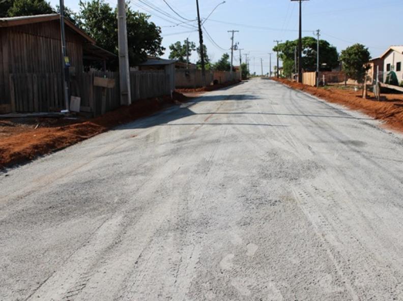 Bairro Novo Horizonte recebe ações do Programa Poeira Zero em Nova Monte Verde