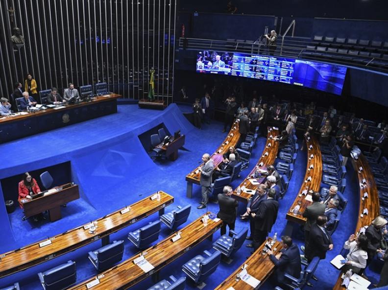 Por unanimidade, Senado aprova isentar IR para quem ganha até RS 5 mil