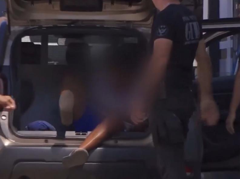 Um homem foi preso em flagrante suspeito de importunação sexual contra uma funcionária pública 