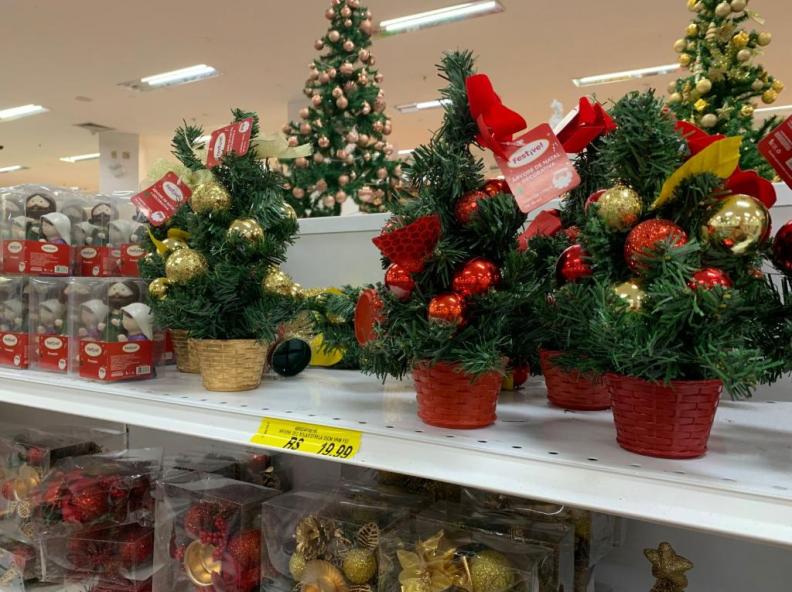 Procon-MT orienta consumidores sobre cuidados com a compra de enfeites de Natal