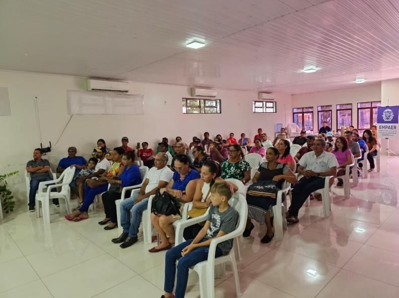 Prefeitura de Alta Floresta e Governo do Estado entregam cartões do FUNDAAF para 38 agricultores familiares