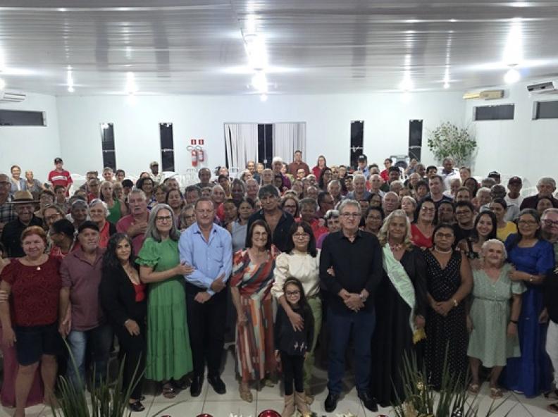 Grande noite de confraternização reúne Grupo da Terceira Idade no CRAS em Paranaíta