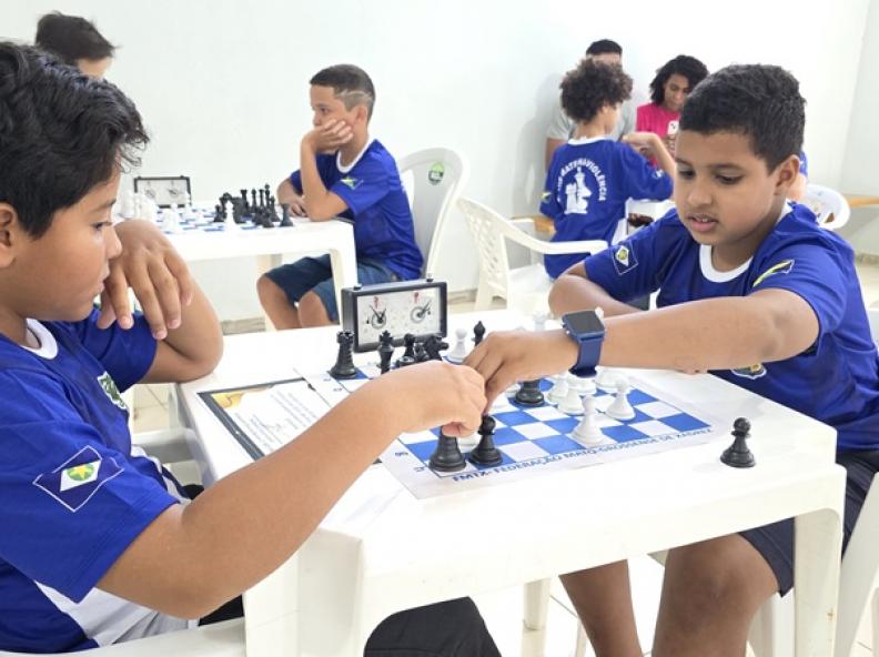 Paranaíta celebra três anos do Projeto Xeque-Mate na Violência com entrega de certificados