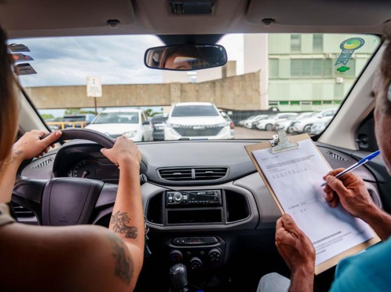 Revolução na CNH: Contran simplifica processo e promete redução de custos de até 80%