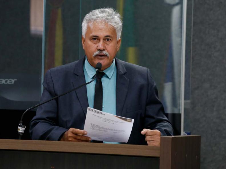 Vereador Naldo da Pista cobra melhorias em estradas rurais e avanço em obras de escolas durante sessão da Câmara