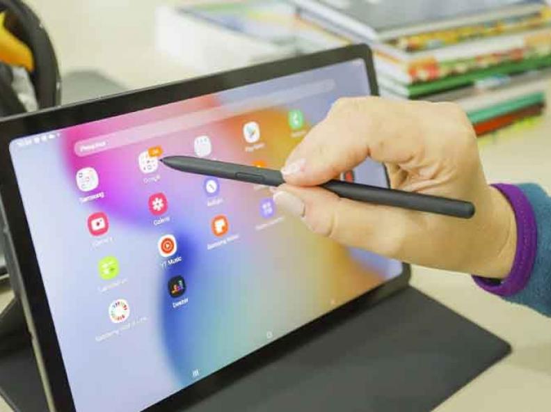 Professora é alvo da PF por desvio de Chromebooks em escola de MT