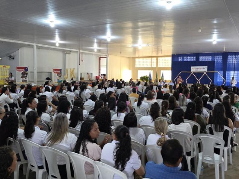 Em Paranaíta 4º Seminário Alfabetiza MT engaja profissionais no fortalecimento à Educação