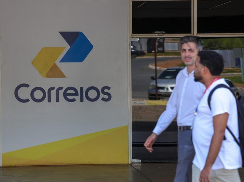 Correios preveem 15 mil demissões voluntárias e fechar mil agências