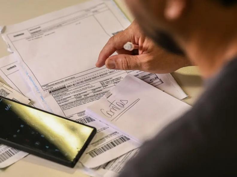 Salário mínimo de R$ 1.621 começa a valer nesta quinta-feira