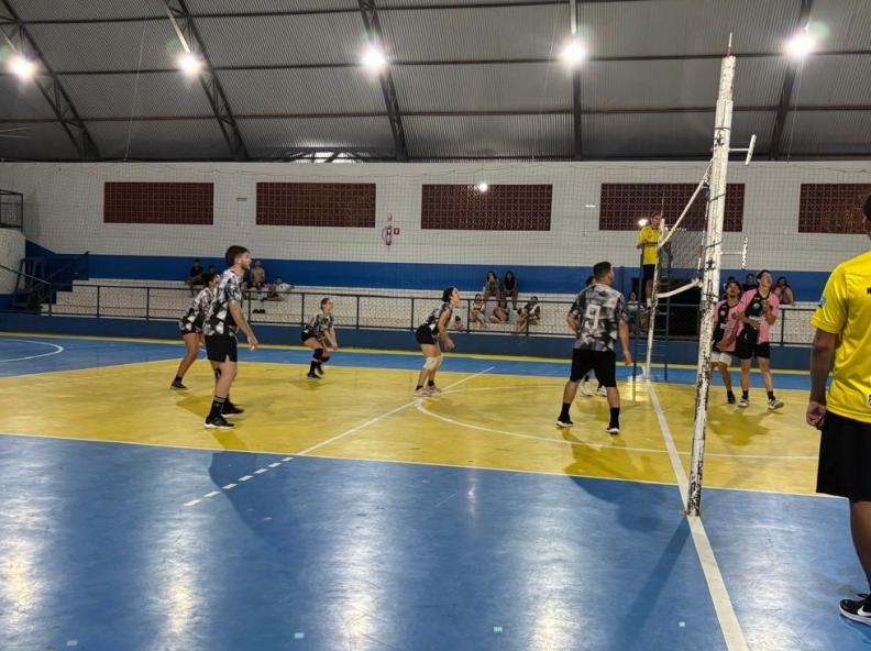 Torneio de Voleibol Misto abriu calendário oficial das competições esportivas em Nova Monte Verde