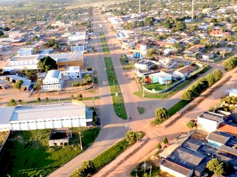 Carlinda ganha lei para acabar com 'espaguete' de fios nos postes