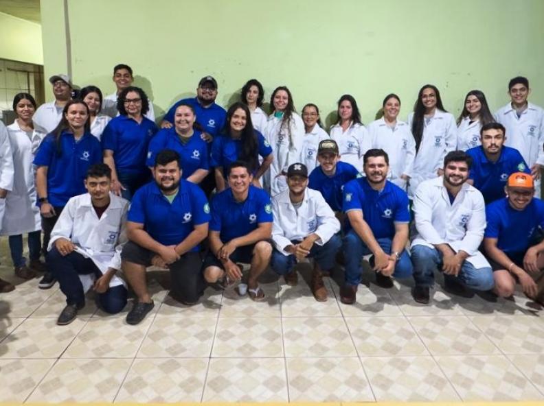 Prefeitura de Nova Monte Verde padroniza uniformes de graduandos em Agronomia