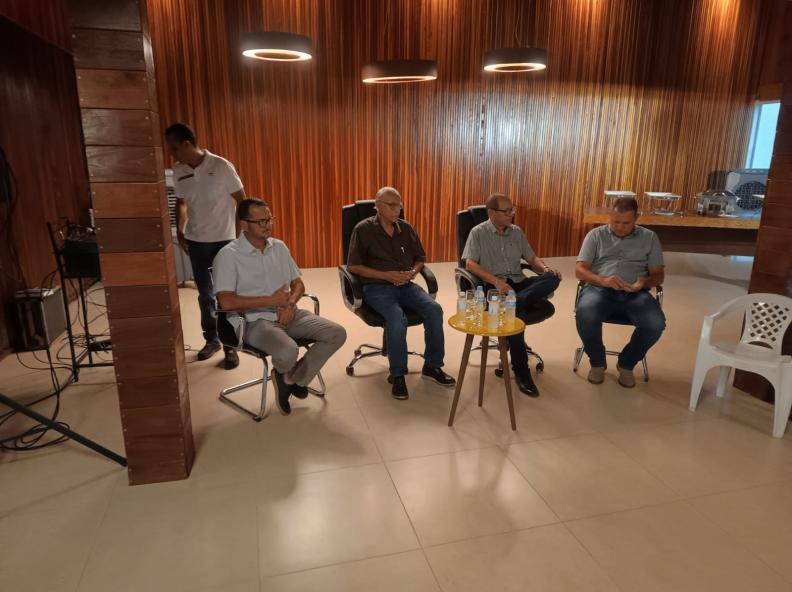 Vereador Adelson Servidor articula reunião com deputado Júlio Campos para discutir demandas da região