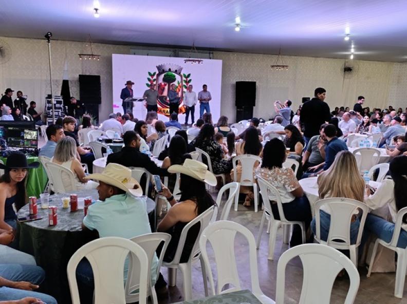 Paranaíta Expo Show 2026 é lançada com sucesso em noite memorável
