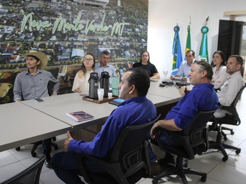Prefeito de Nova Monte Verde realiza reunião com secretários reforçando alinhamento da gestão municipal