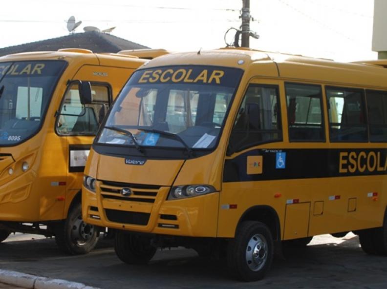 REFORÇANDO A FROTA ESCOLAR: Prefeitura de Nova Monte Verde recebe ônibus para reforço da frota do transporte de estudantes