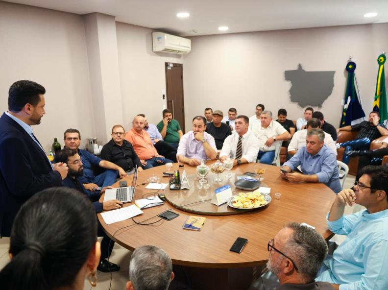 Chico Gamba participa de assembleia da AMM e reforça defesa do municipalismo em Mato Grosso