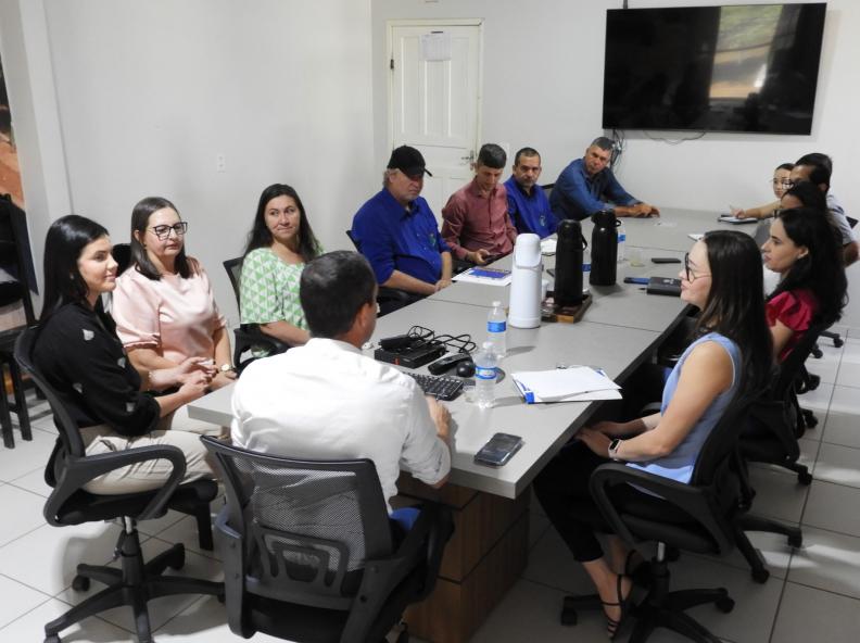 Prefeito Edemilson Marino reúne base de apoio e define ações para o 35º aniversário de Nova Monte Verde