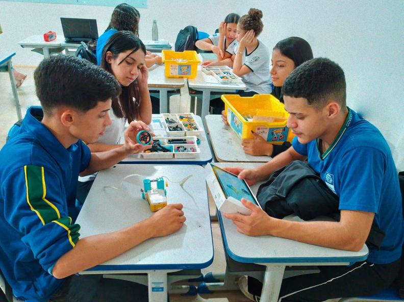 Robótica educacional impulsiona aprendizagem nas escolas da Rede Estadual de Ensino