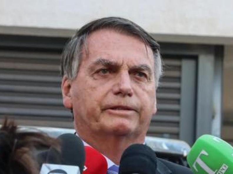 Defesa de Bolsonaro pede afastamento de Moraes de inquérito sobre golpe; entenda