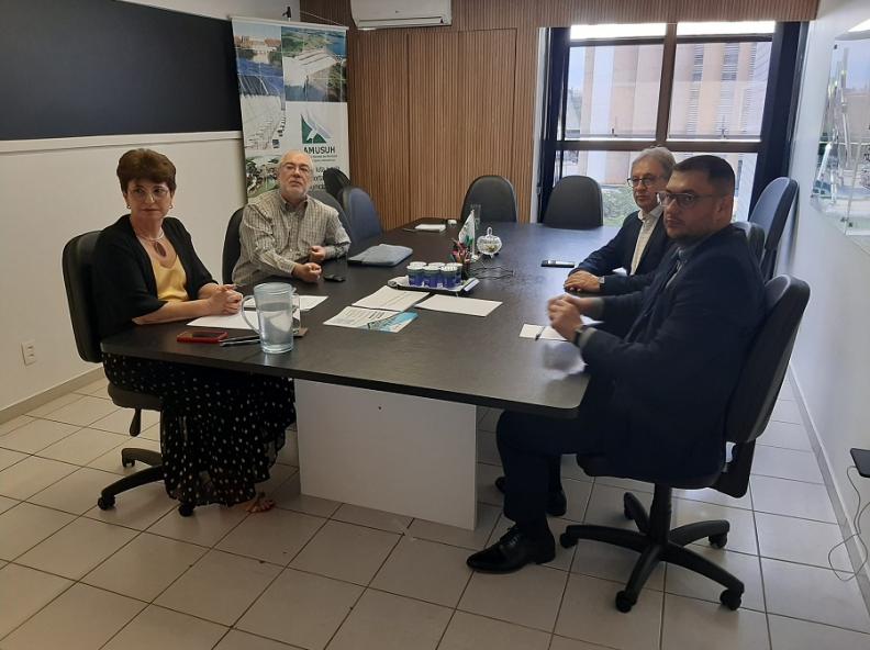 Associação Nacional dos Municípios sedes de Usinas Hidrelétricas e prefeito de Paranaíta cumprem audiências em Brasília