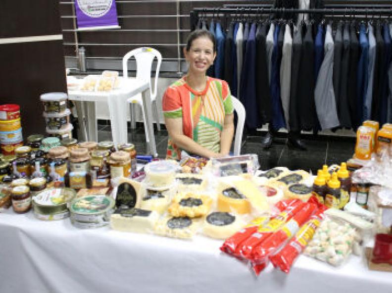 Feira Mulheres Conectadas leva gastronomia e artesanato para exposição na ALMT