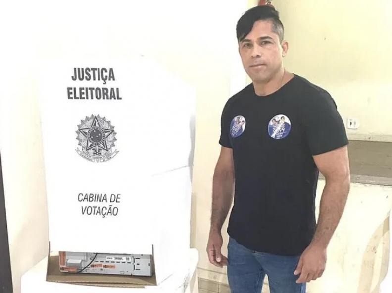 Prefeito é expulso de partido após sugerir castração de mulheres