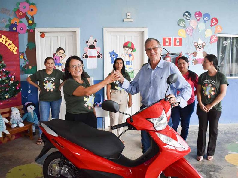 Projeto Cuida Bem de Mim é contemplado com motocicleta