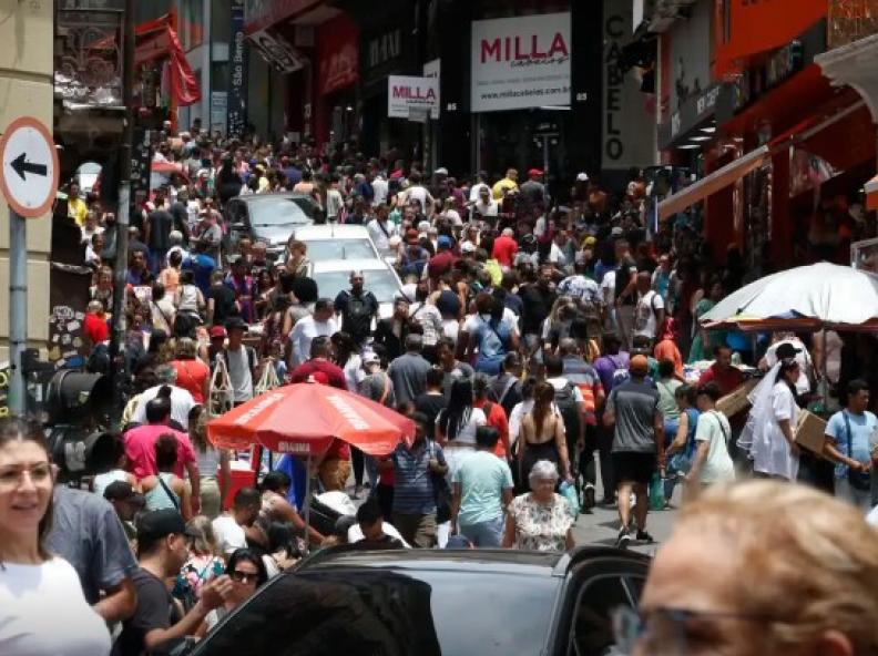Procon e Febraban orientam consumidores sobre gastos no fim de ano