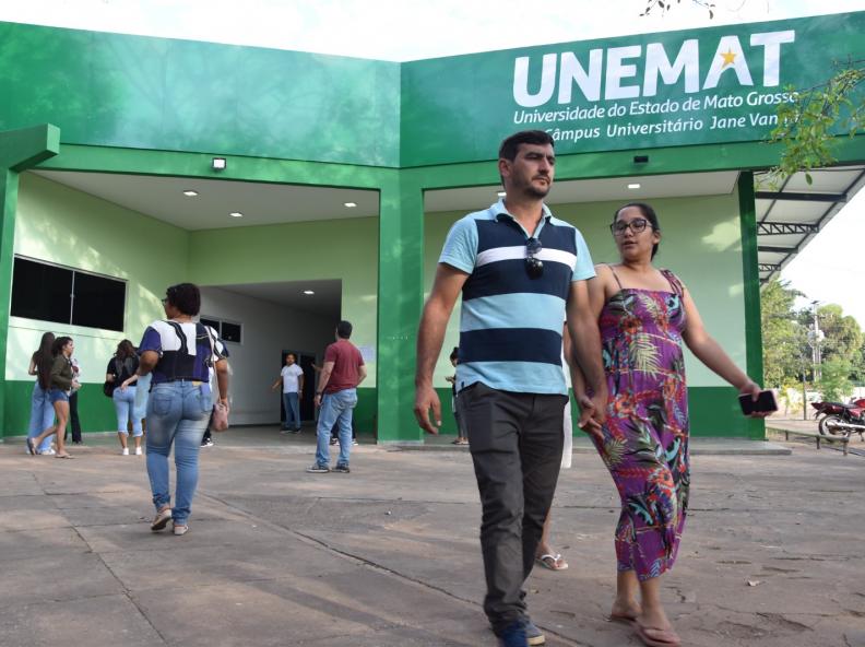 Unemat anuncia seletivo para contratação de 264 professores temporários