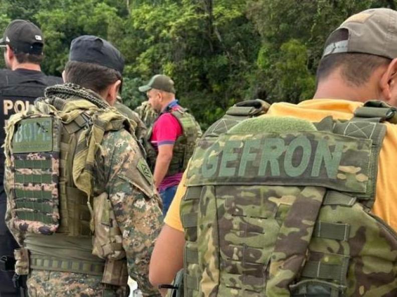 Gefron, Bope e Polícia Federal apreendem 420 quilos de cocaína em caminhão frigorífico