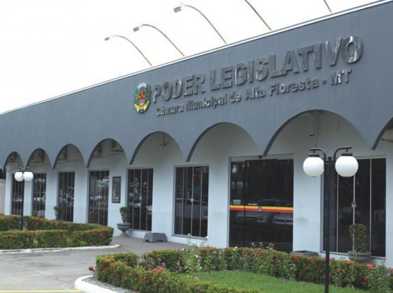 Vereadores aprovam aumento da VI de R$ 5.800,00 para R$ 7.900,00