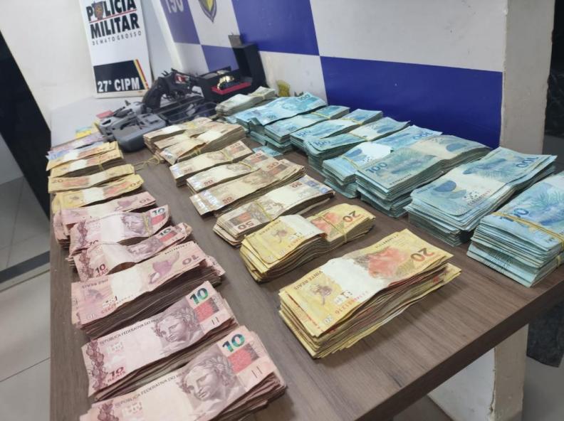 Bando de assaltantes de Mato Grosso são mortos em confronto de banco tinha R$ 320 mil em espécie