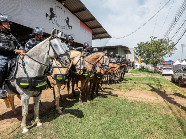 Cavalaria da PM concilia atividade ostensiva e atendimentos sociais para população em MT