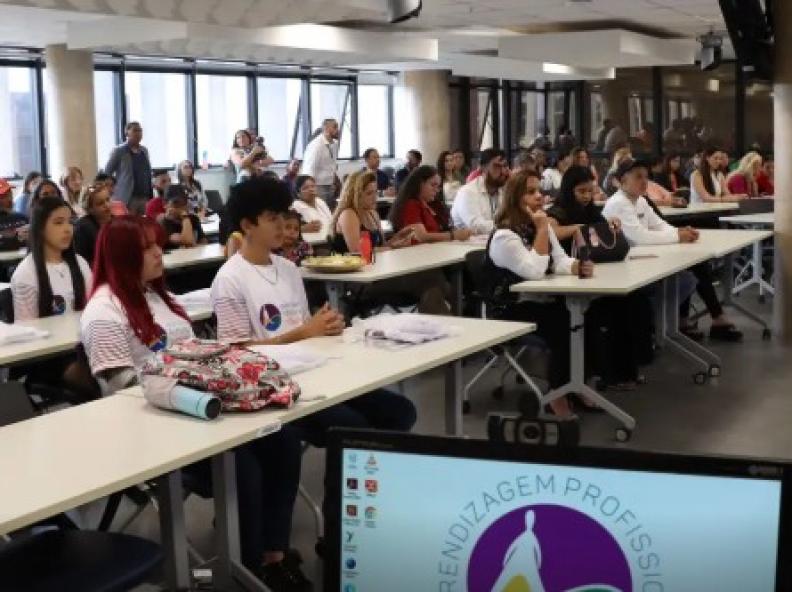 Senai atinge maior patamar de ex-alunos empregados em 22 anos