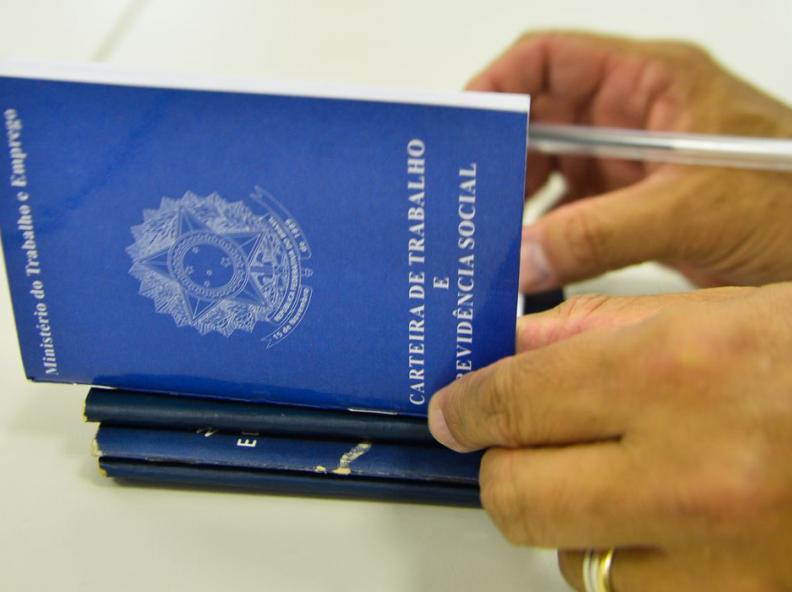 MT fecha 2024 com mais de 25,7 mil novas vagas de emprego, segundo Caged